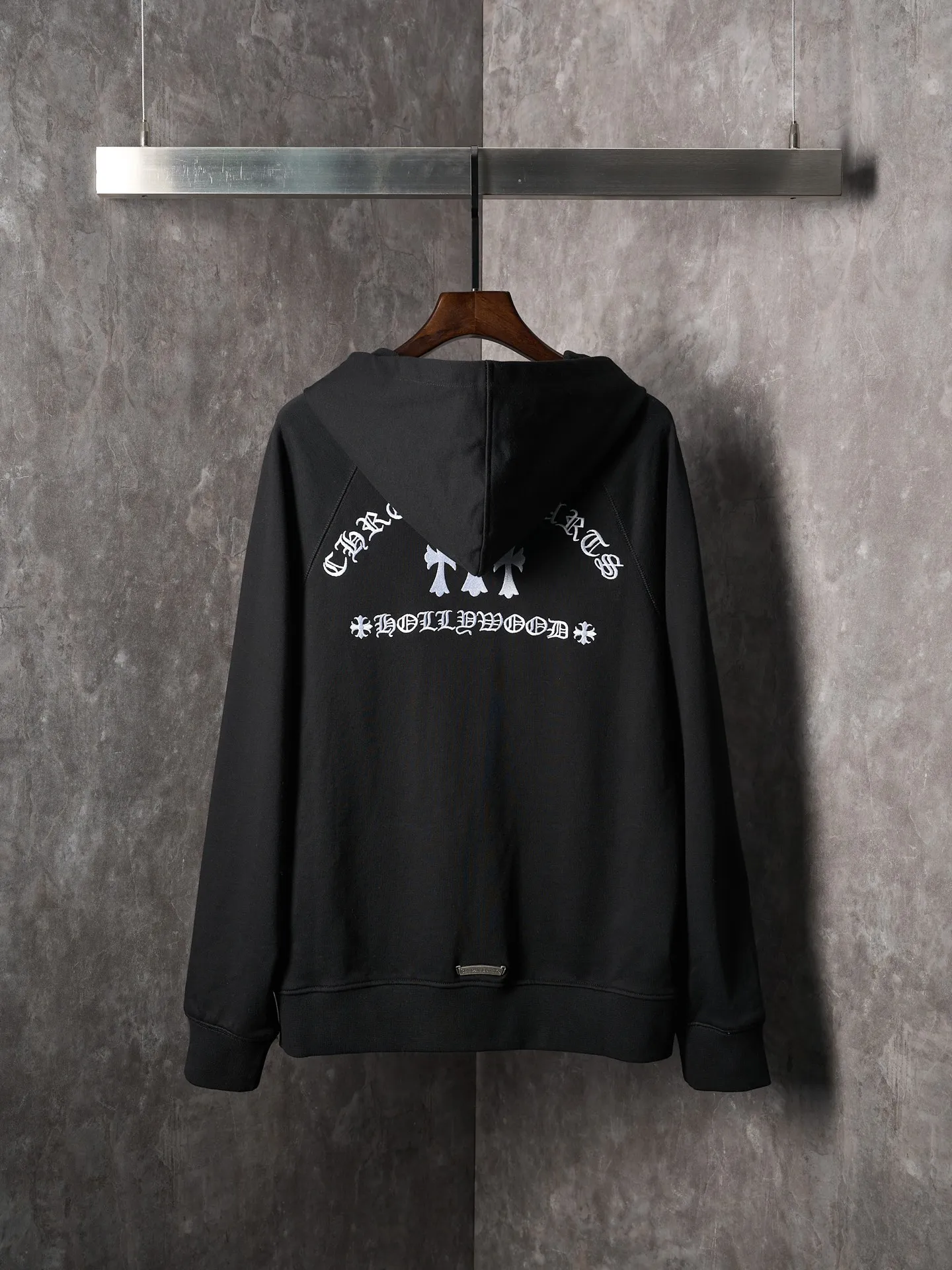 P480 Actual hanging auction】Chrome Hearts/Chrome Hearts ch solid color embroidered letter hooded sweatshirt [Ready stock] S M L genuine 22939 purchased and developed, 420 grams of 100% cotton combed cotton fabric, 440 grams 1*1 matching high-end fashion brand rib, fabric enzyme wash, imported embroidery, customized 1:1 leather strips, customized 1:1 nameplate, customized 1:1 zipper, customized 1:1 trademark, loose version